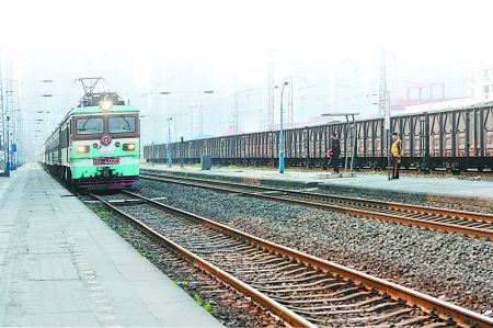 高速公路、高速鐵路里程居世界第一 交通運輸體系不斷完善